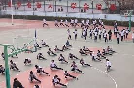 为什么打者必须佩戴护耳头盔的物理实验