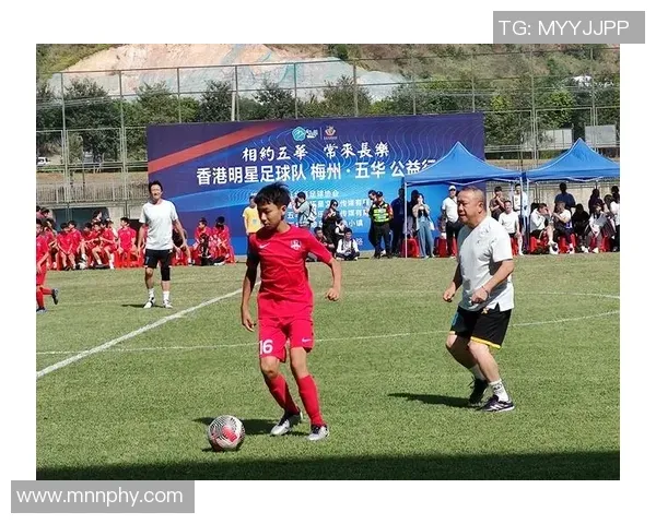 阿劳霍在巴萨已被罚下5次，本世纪仅次于皮克、莫塔和马克斯